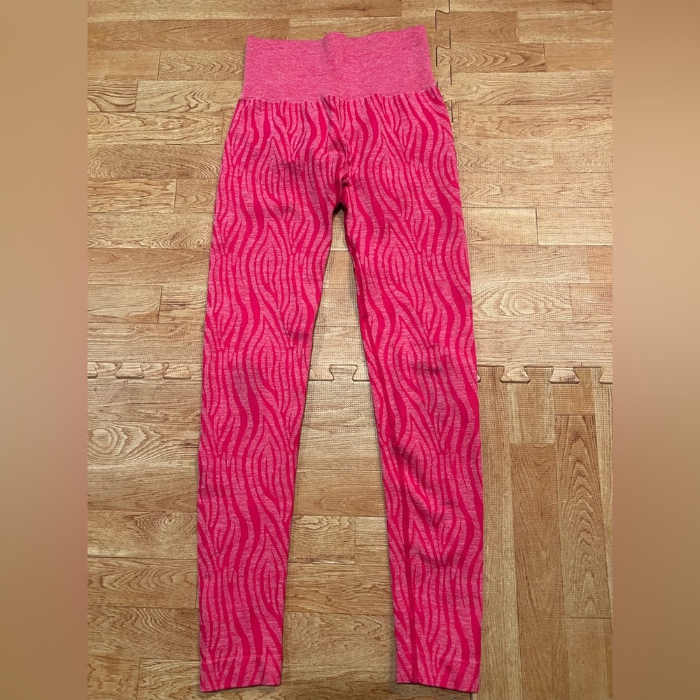 Pchee Bum Pink Zebra Seamless Scrunch Leggings Sz S